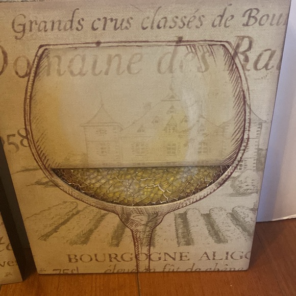 Set of 2 wine glass motif decor w/ cracked resin wall decor 10x8” - Picture 4 of 7